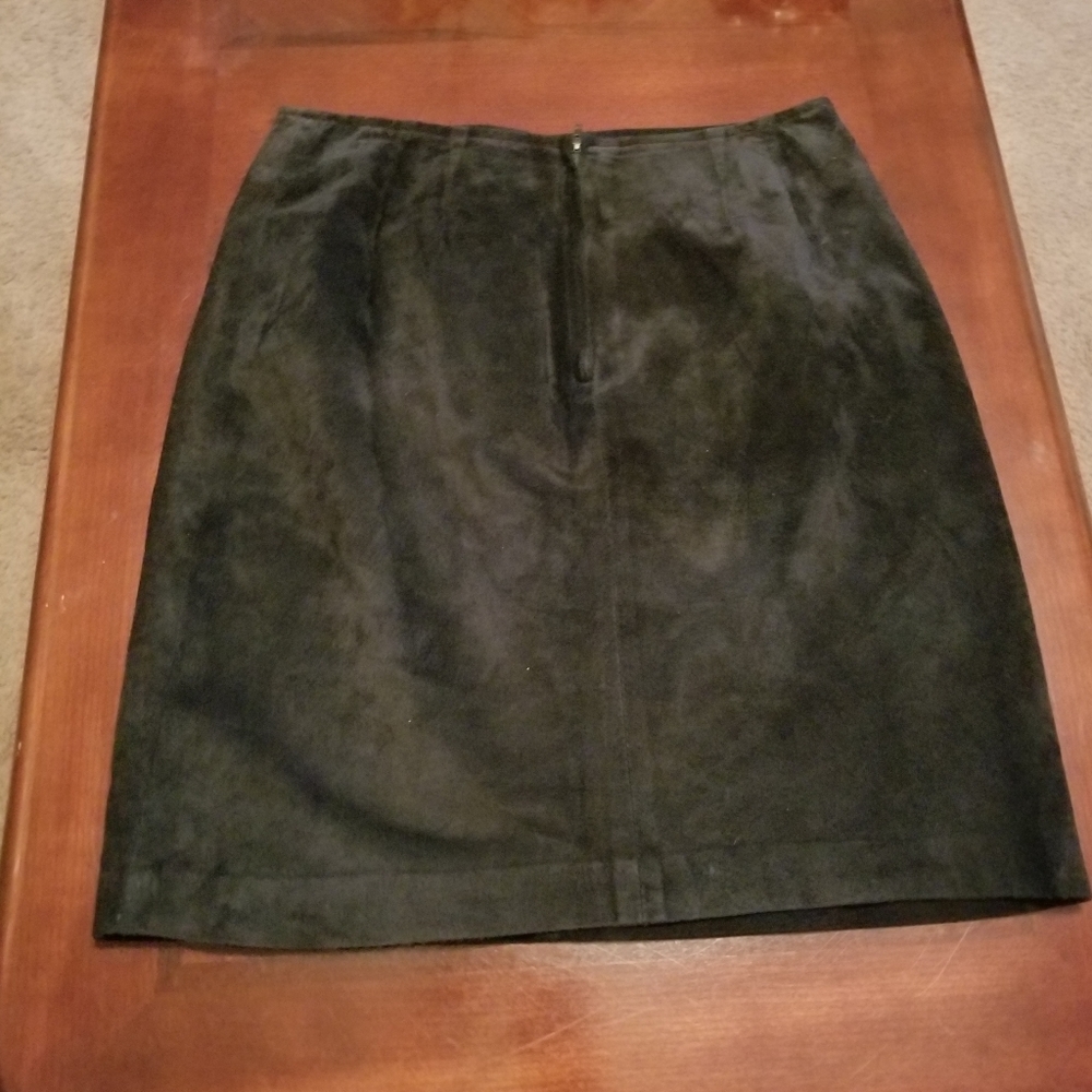 Peter Nygard Black Mini Skirt - Picture 3 of 10